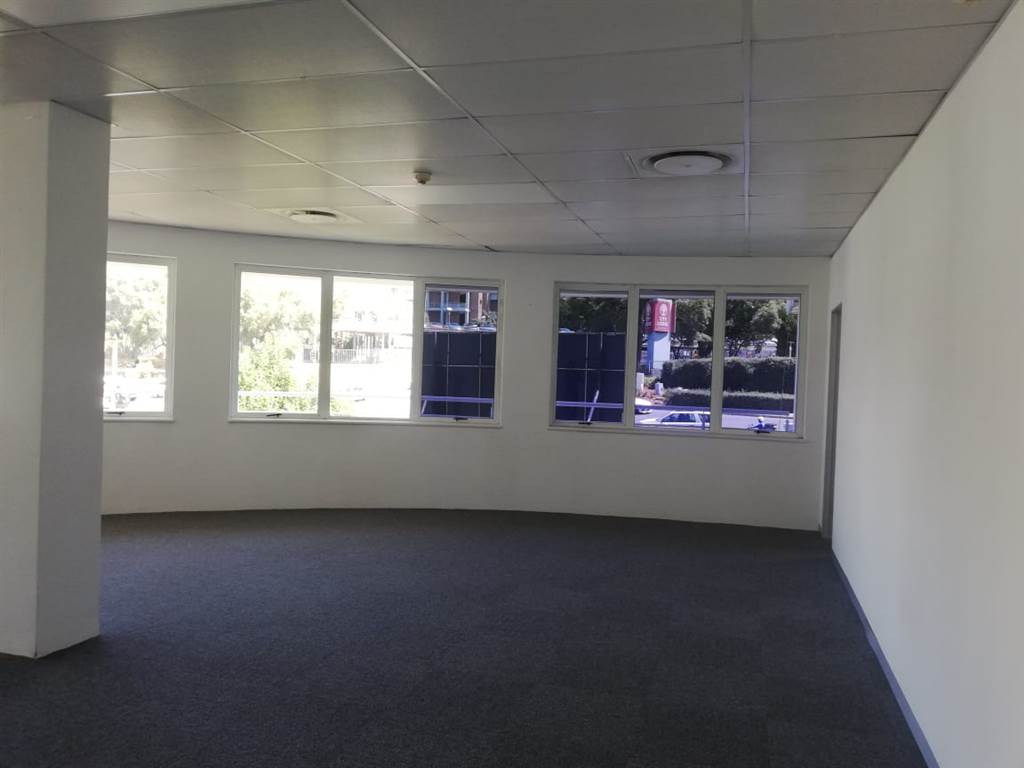 475  m² Commercial space in Morningside photo number 20