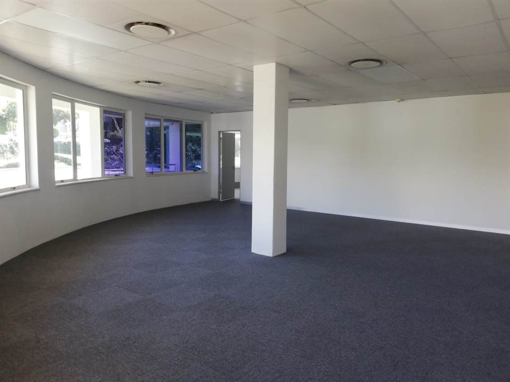 475  m² Commercial space in Morningside photo number 21