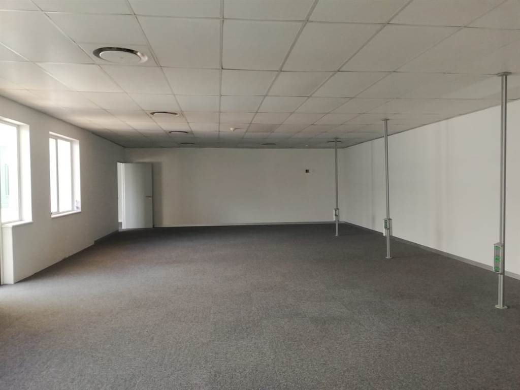 475  m² Commercial space in Morningside photo number 15