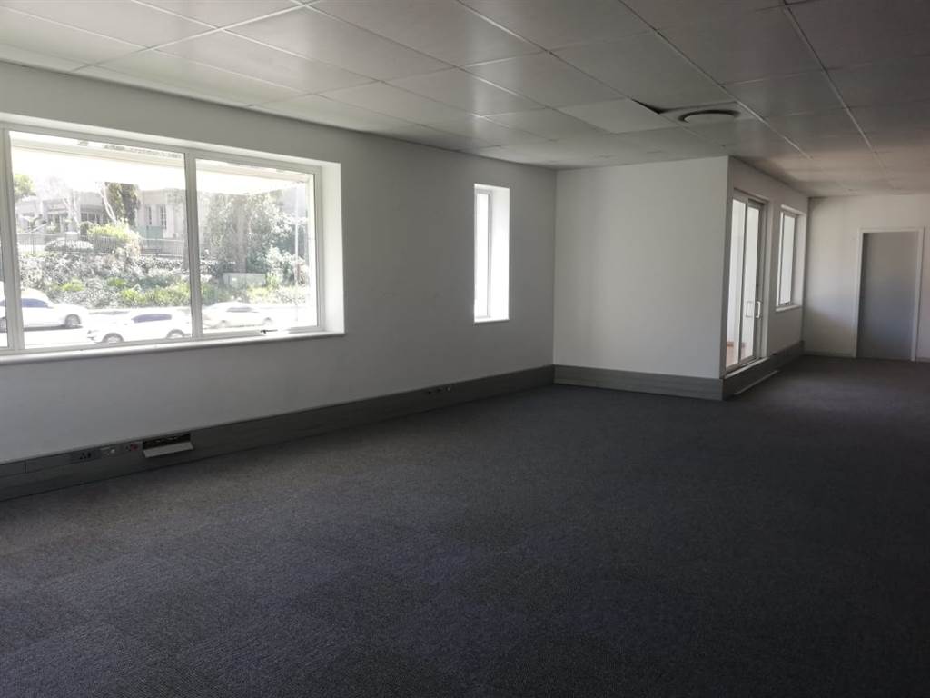 475  m² Commercial space in Morningside photo number 13