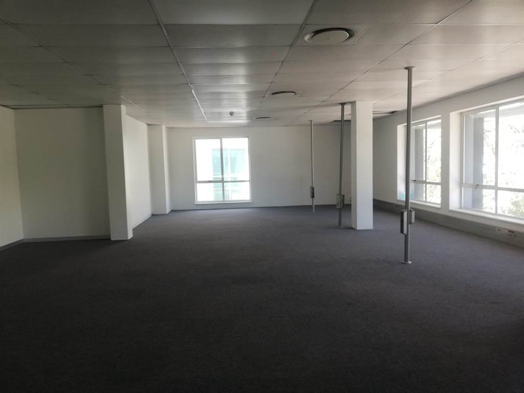 475  m² Commercial space in Morningside photo number 17