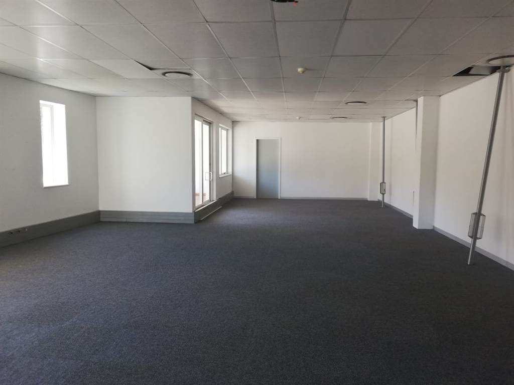 475  m² Commercial space in Morningside photo number 14
