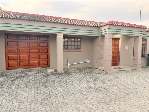 3 Bedroom Simplex 3 Bedroom Simplex