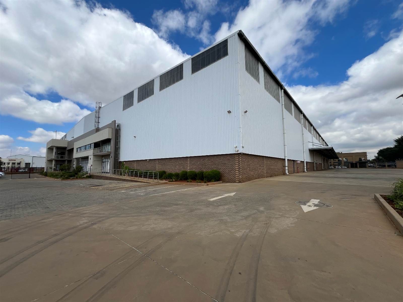 6100  m² Commercial space in Hughes photo number 1