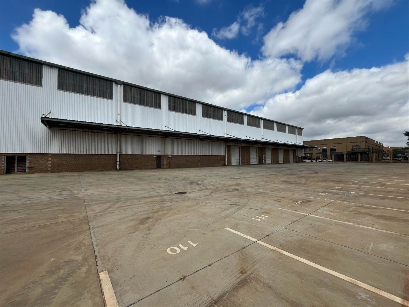 6100  m² Commercial space in Hughes photo number 3