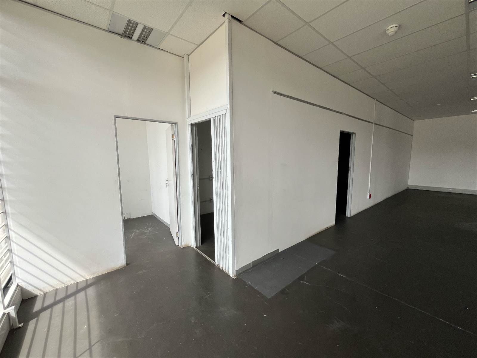 6100  m² Commercial space in Hughes photo number 18