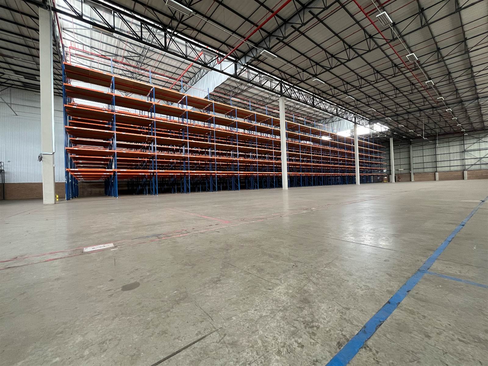 6100  m² Commercial space in Hughes photo number 5