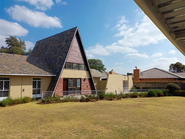 4 Bedroom House 4 Bedroom House