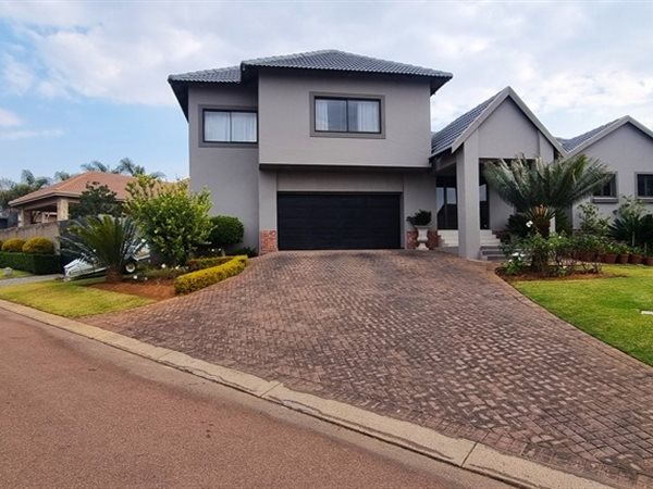 4 Bedroom House 4 Bedroom House