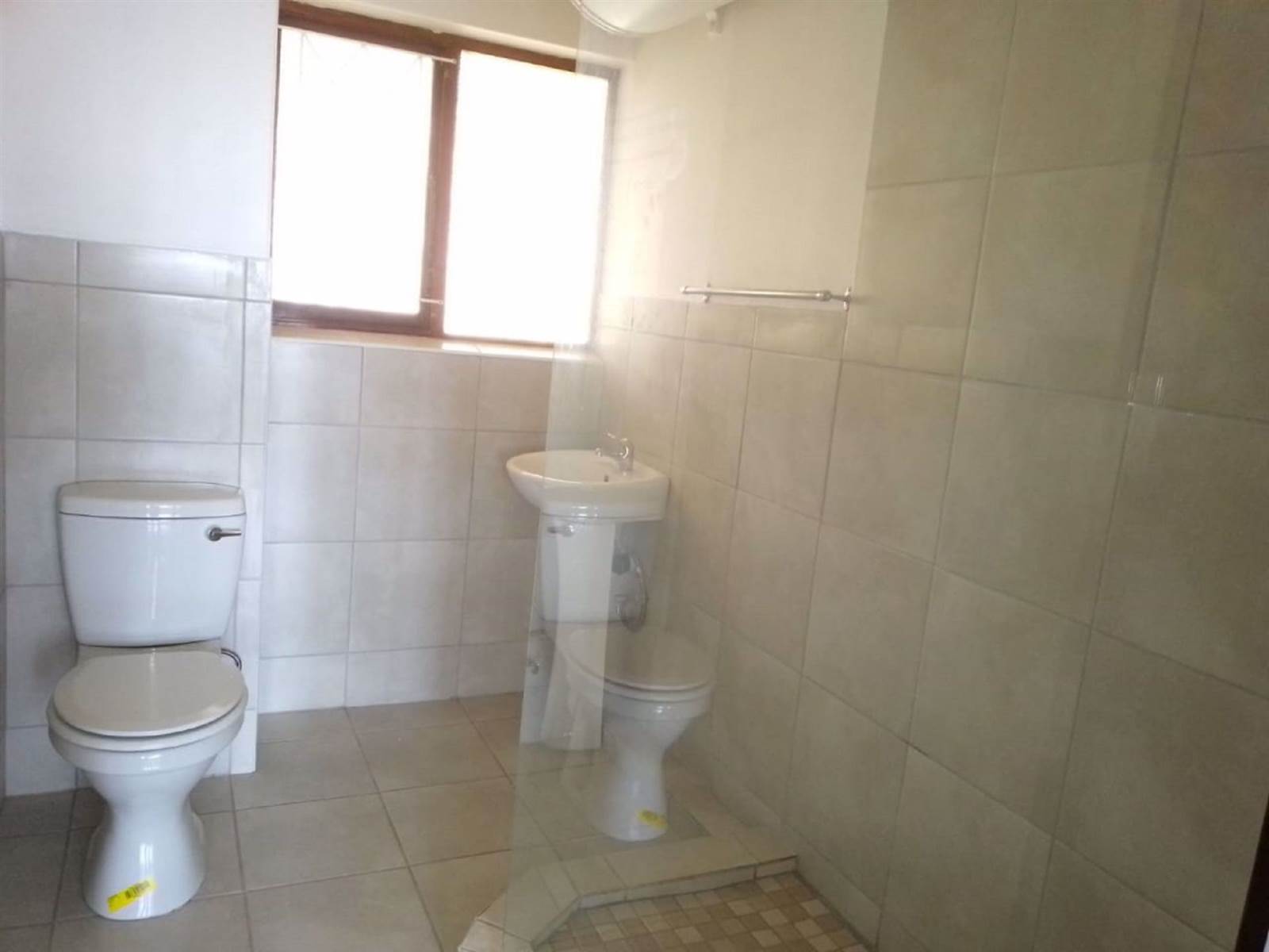 1 Bed Apartment in Scottburgh Central photo number 6