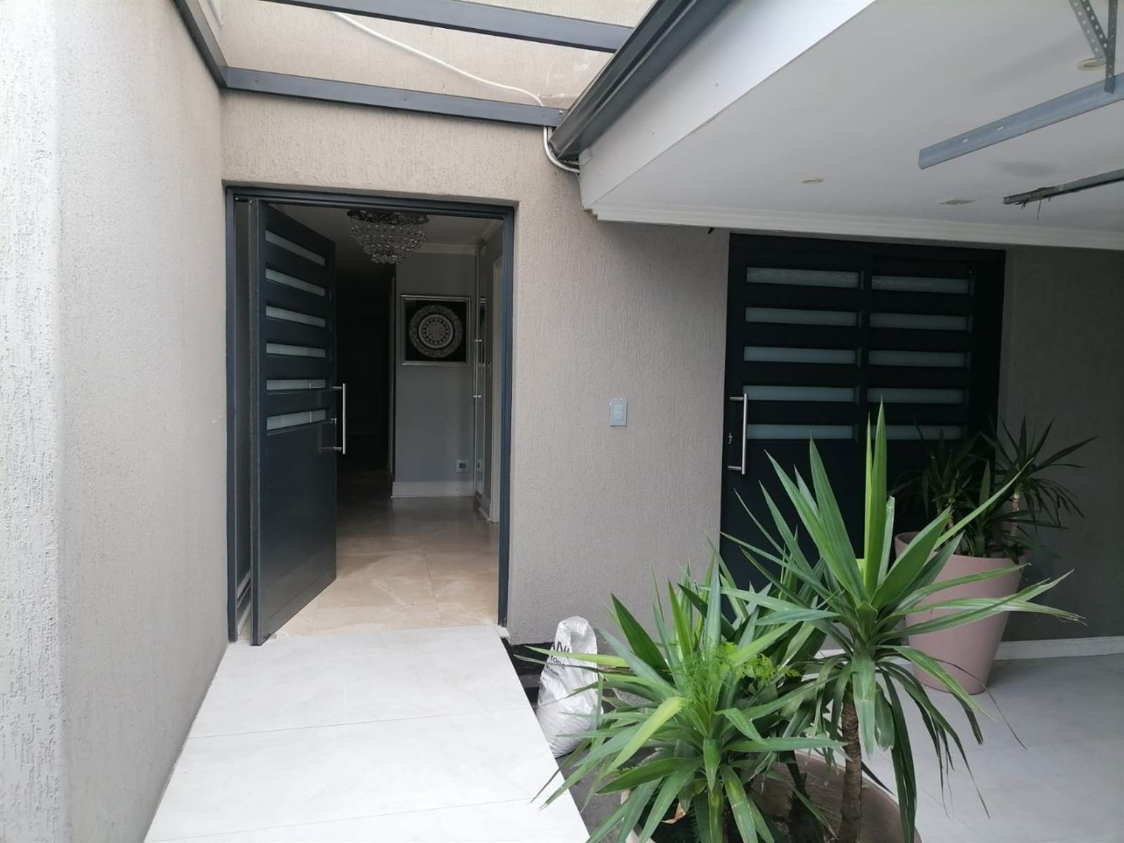 5 Bed House in Rondebosch East photo number 3