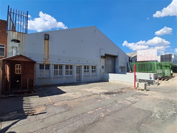 1 340  m² Industrial space