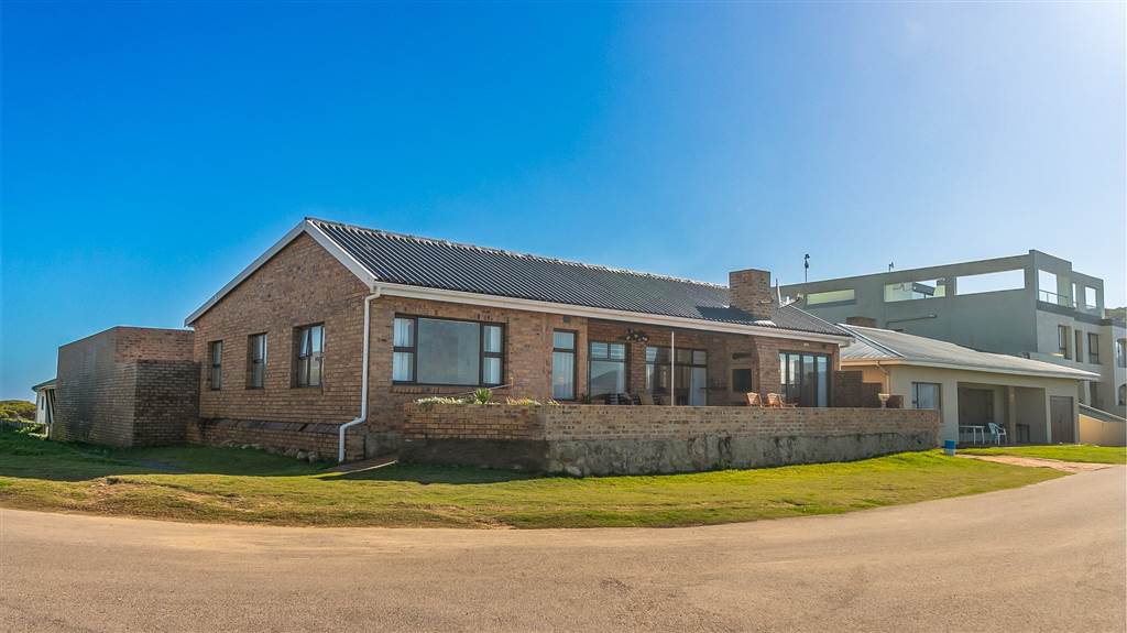 5 Bed House in Buffels Bay photo number 7