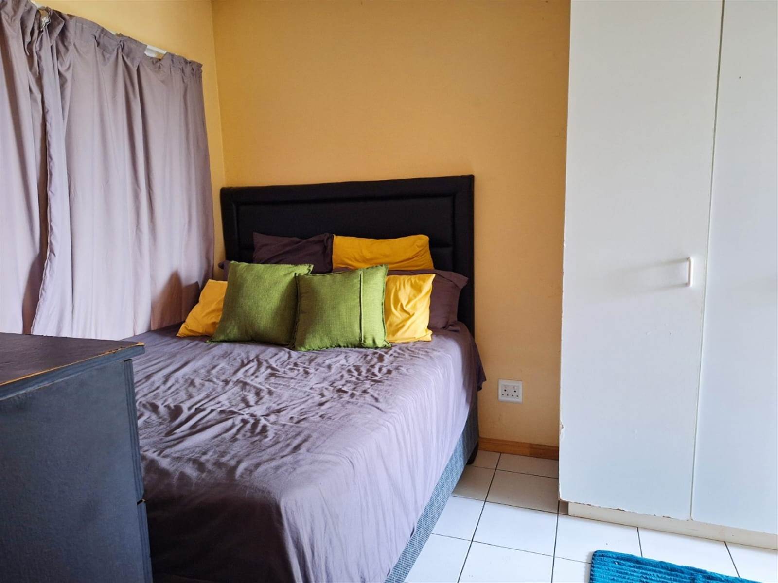 1 Bed Apartment in Amanzimtoti photo number 2