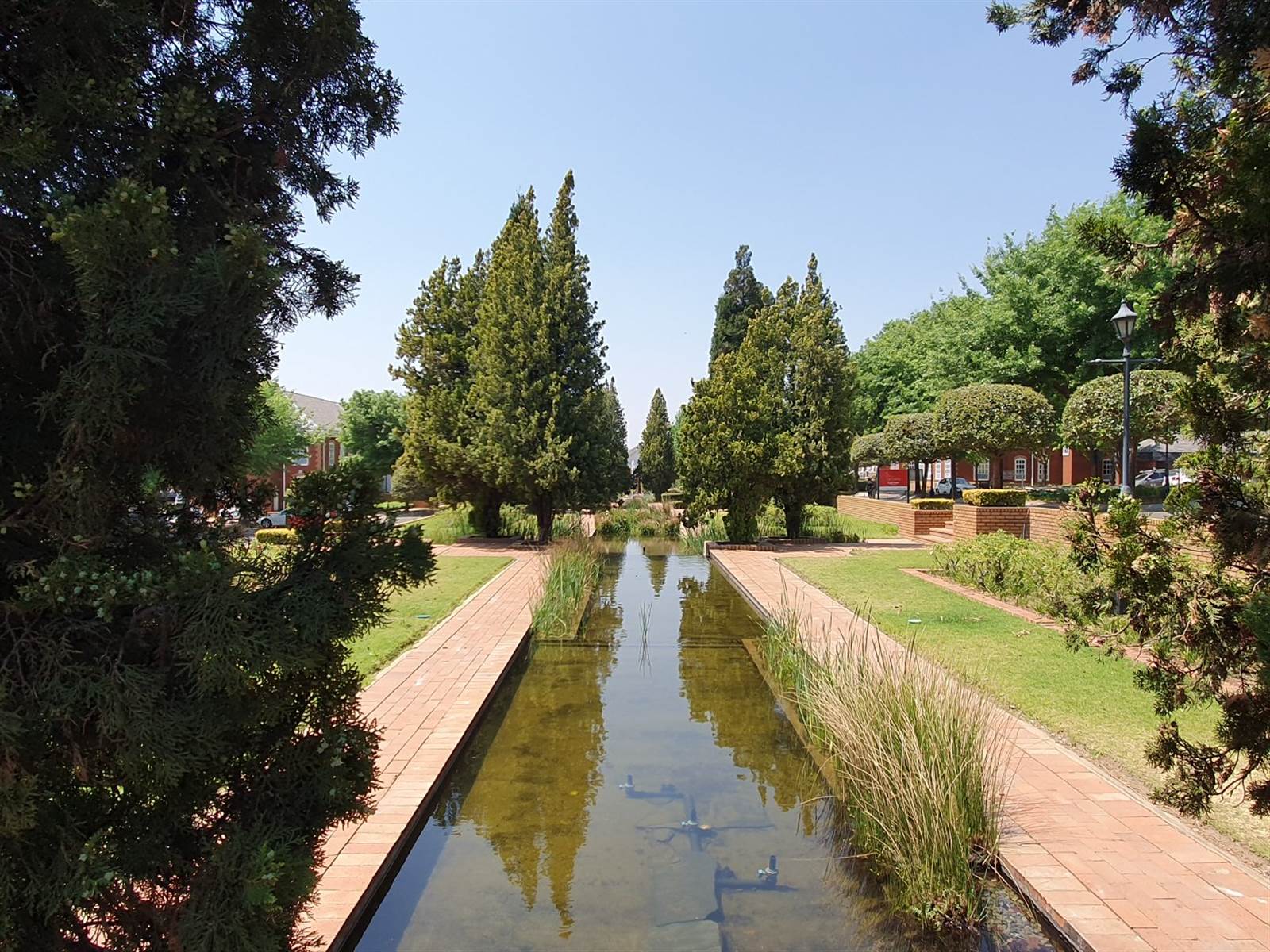 202  m² Commercial space in Bryanston photo number 1