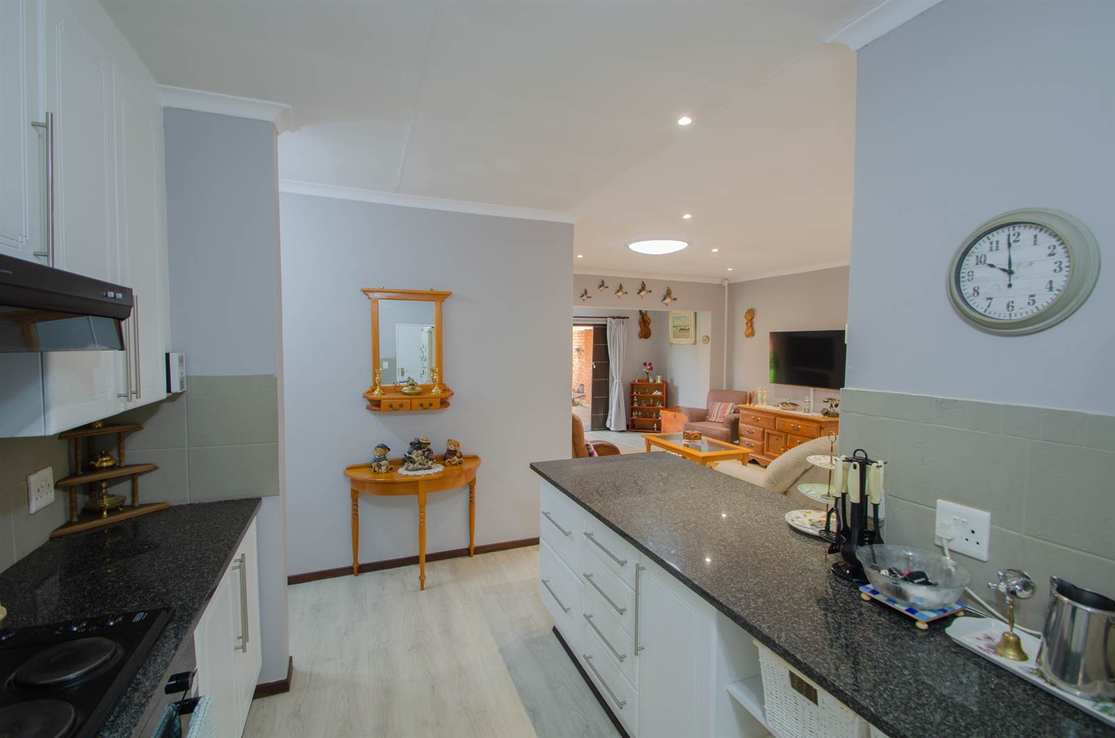 2 Bed Simplex in Rietvlei Ridge Country Estate photo number 4
