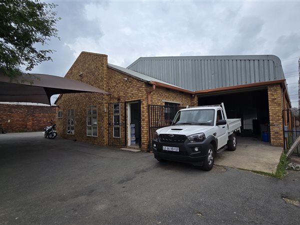 680 m² Industrial space 680 m² Industrial space