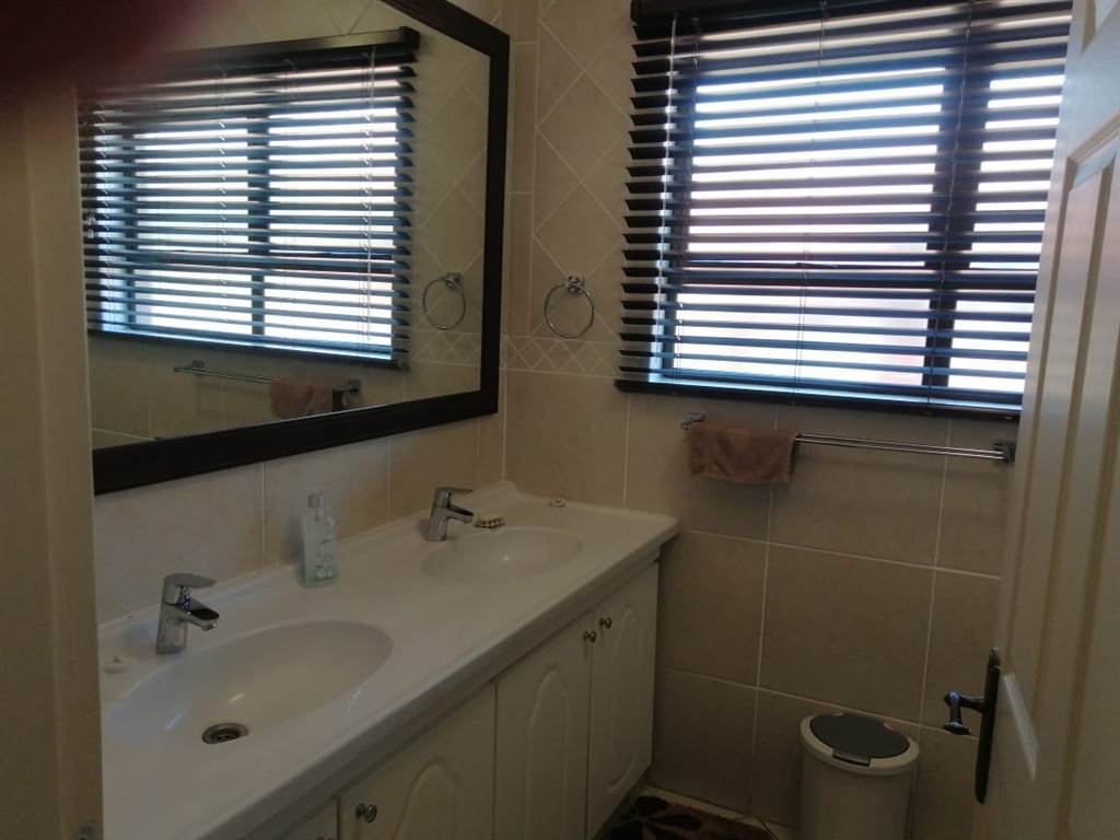 3 Bed Townhouse in Shelly Beach photo number 19