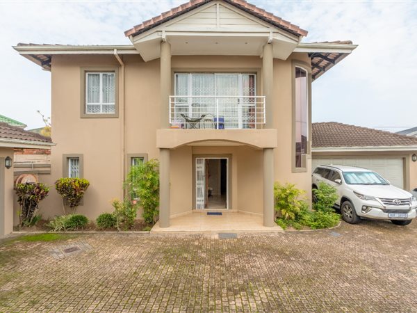 4 Bed Townhouse in Mt Edgecombe