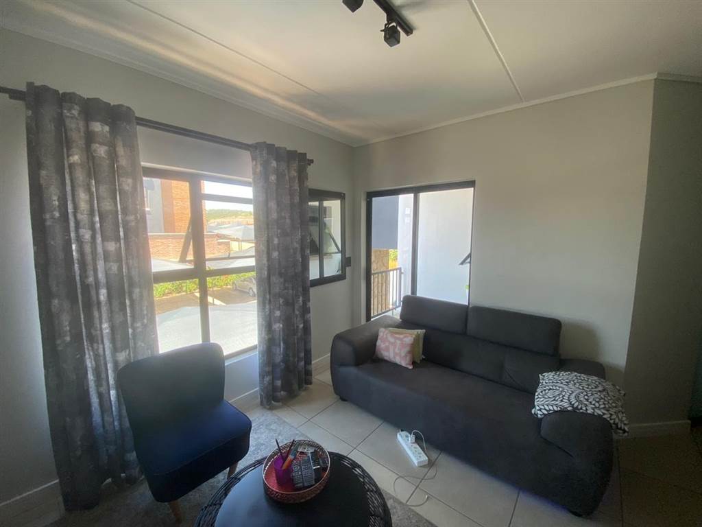 1 Bed House in Mooikloof Equestrian Estate photo number 11
