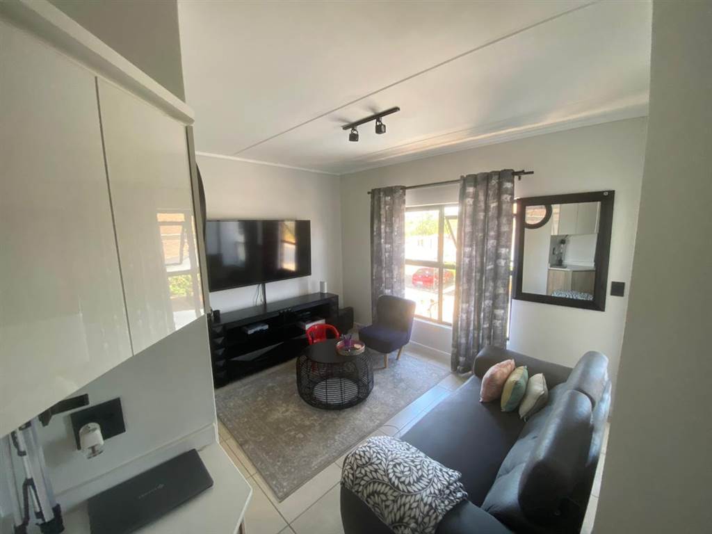 1 Bed House in Mooikloof Equestrian Estate photo number 21