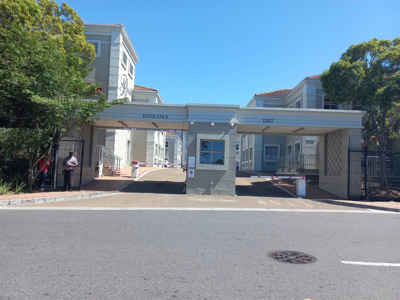182  m² Commercial space in Pinelands photo number 3