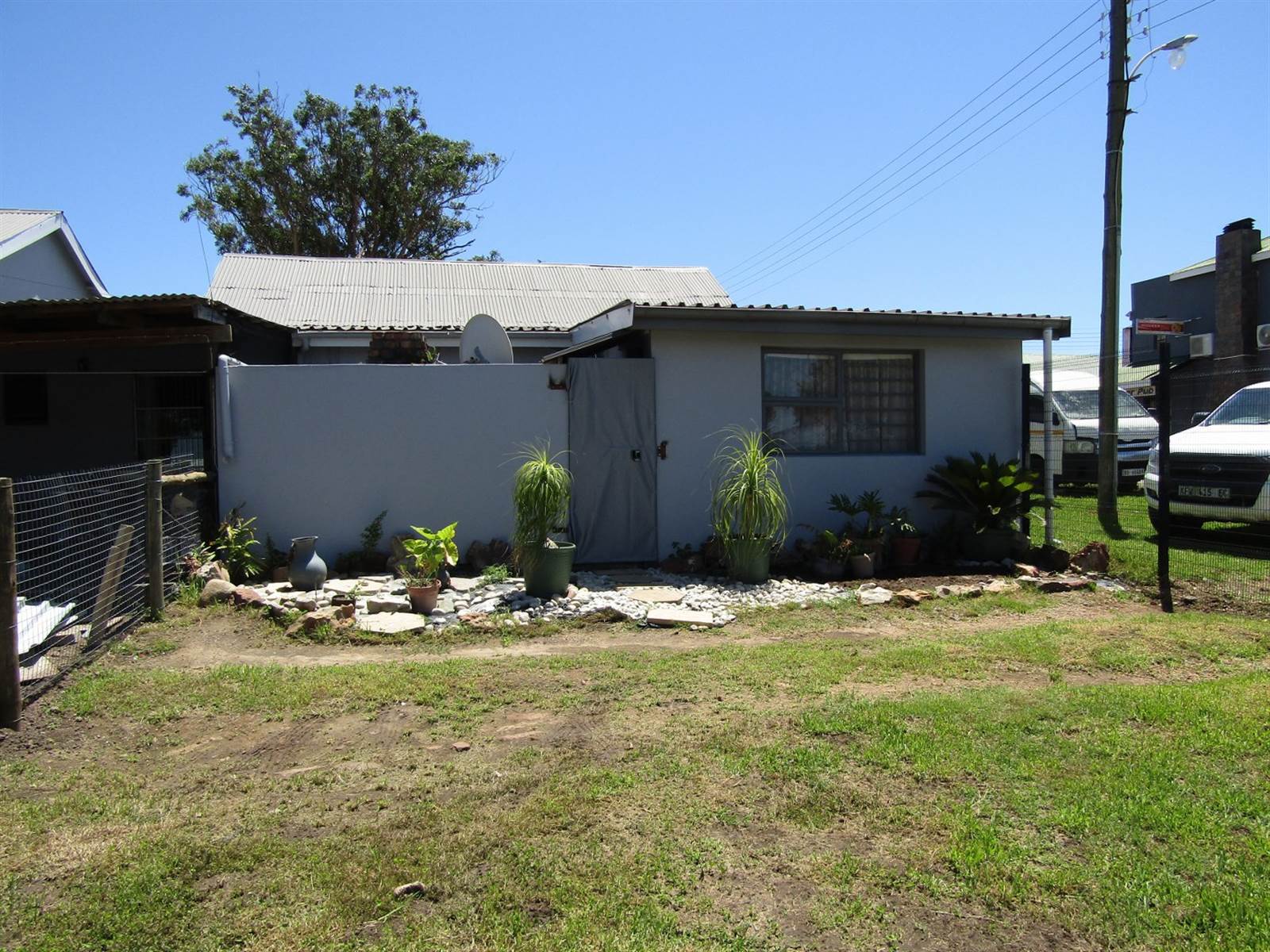 6 Bed Flat in Humansdorp photo number 15