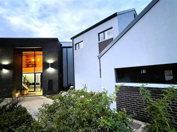 5 Bed House in Somerton Estate