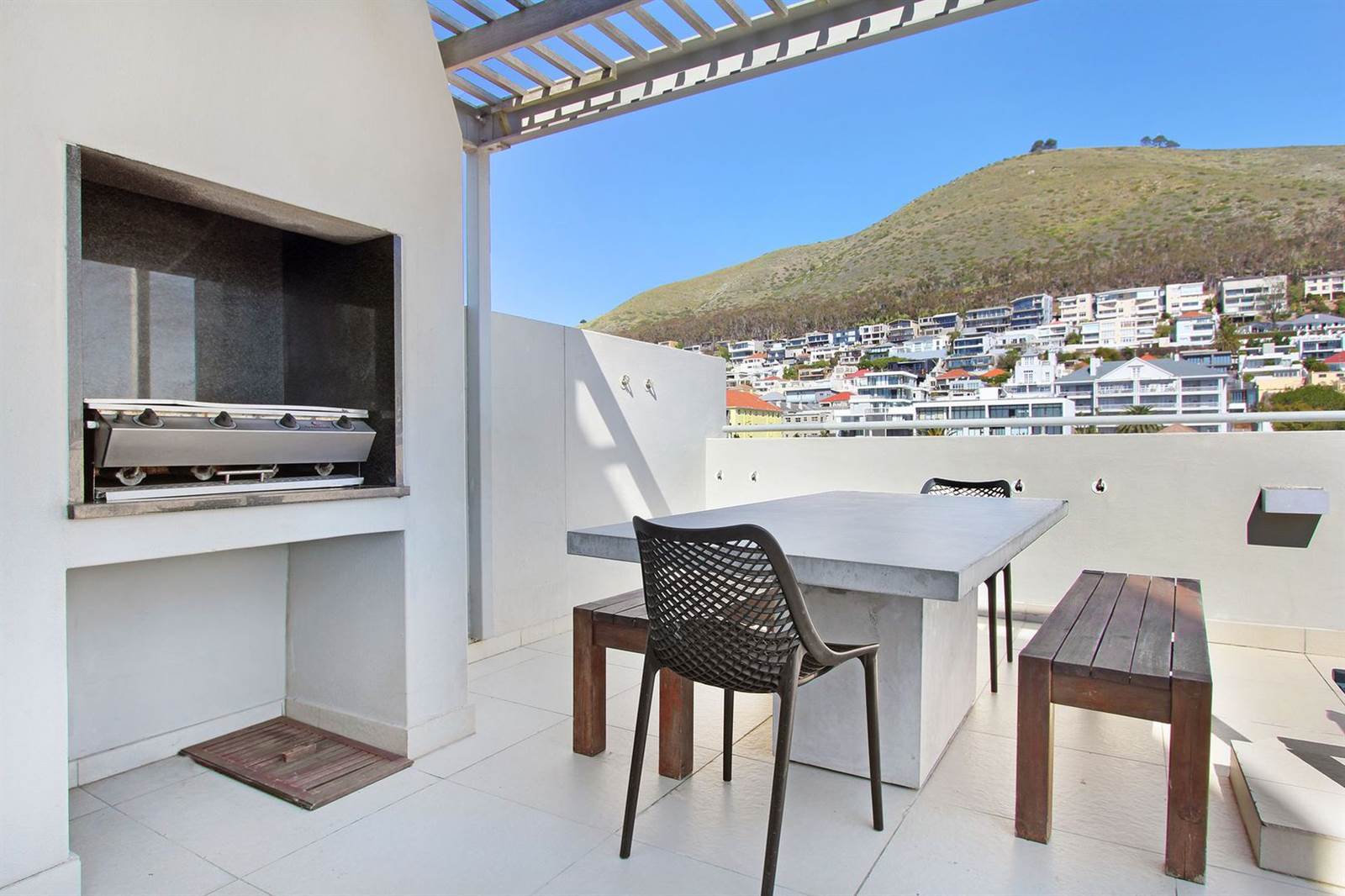 2 Bed Apartment in Green Point photo number 20