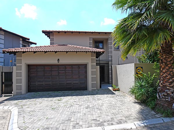 4 Bed Townhouse in Bedfordview