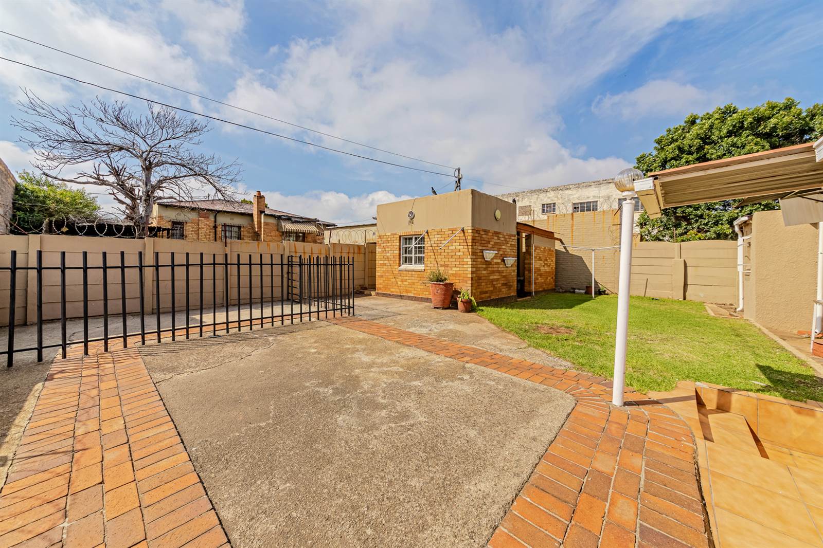 3 Bed House in Roodepoort West photo number 27