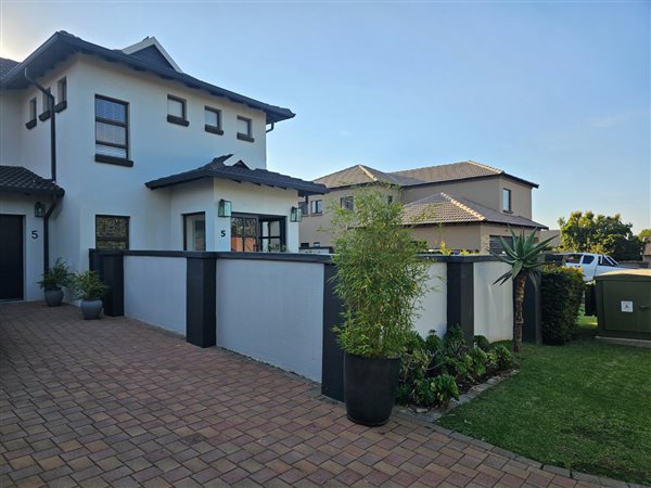4 Bedroom House 4 Bedroom House