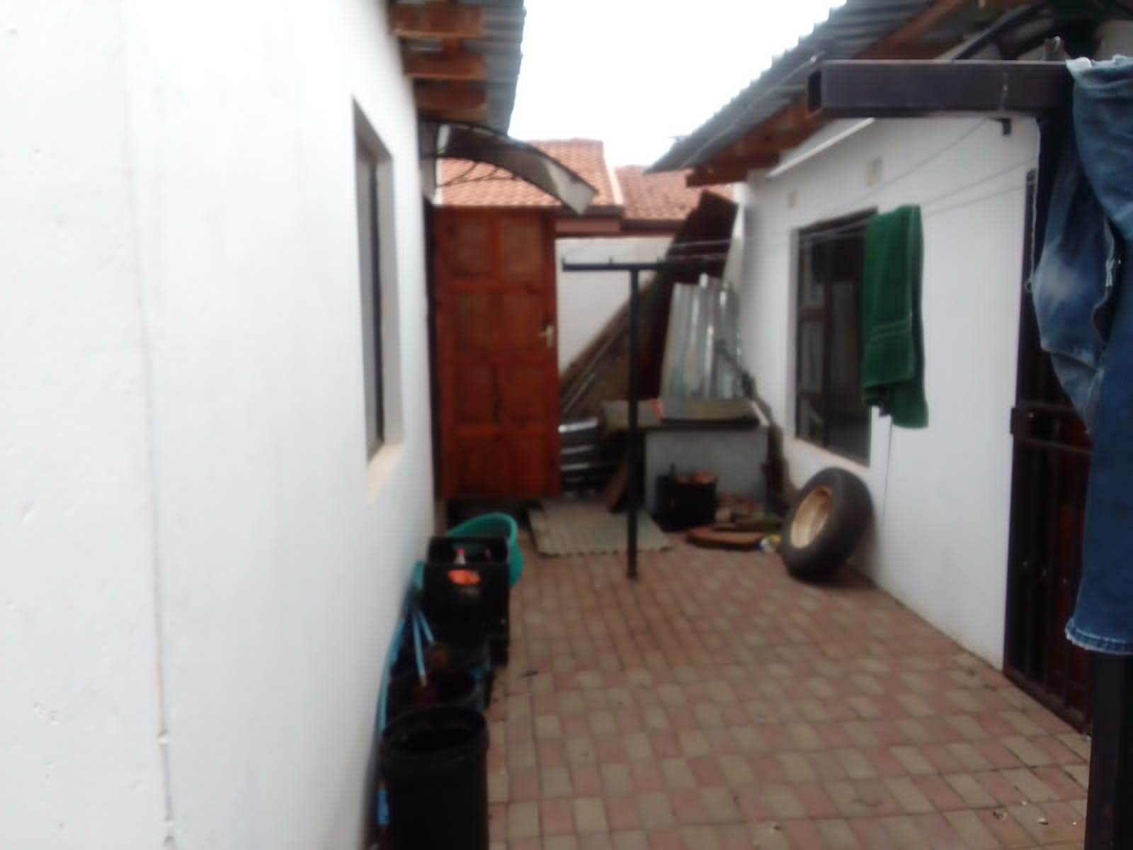 2 Bed House in Benoni AH photo number 10