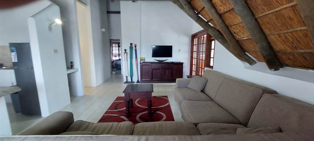 2 Bed Apartment in St Francis Bay photo number 8