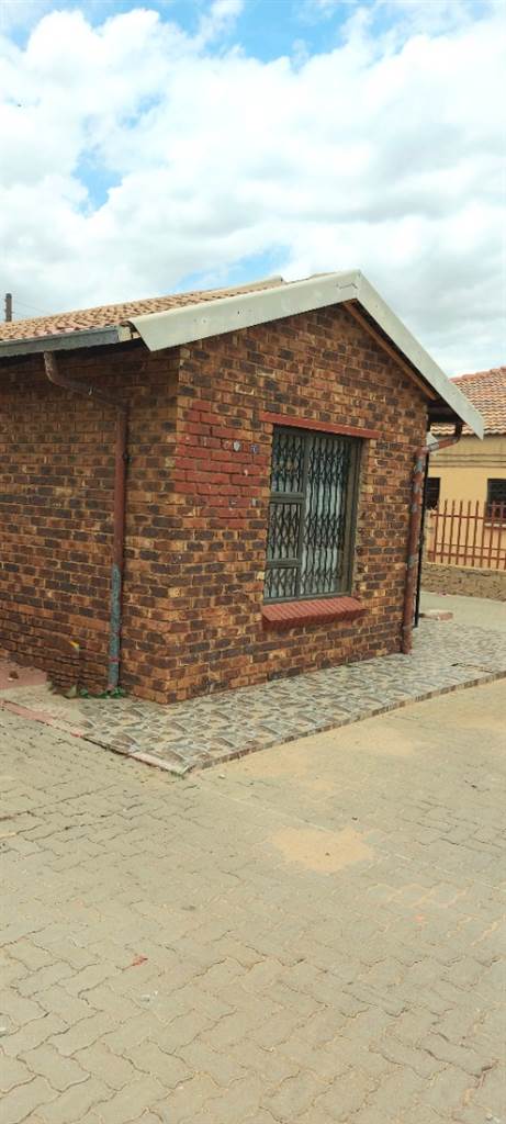 3 Bed House in Mmabatho unit 13 photo number 25