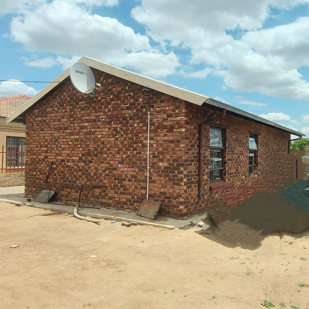3 Bed House in Mmabatho unit 13 photo number 29
