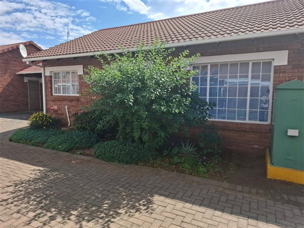 2 Bedroom Townhouse 2 Bedroom Townhouse