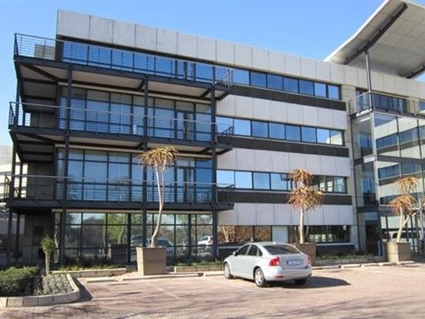 272  m² Commercial space