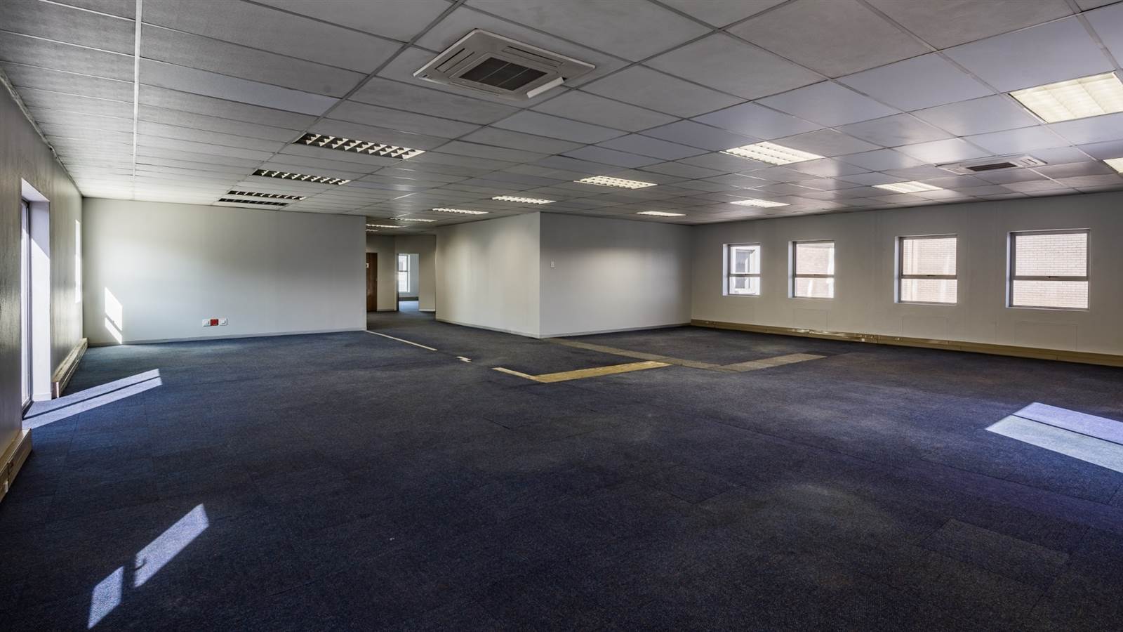 3000  m² Commercial space in Sunninghill photo number 15
