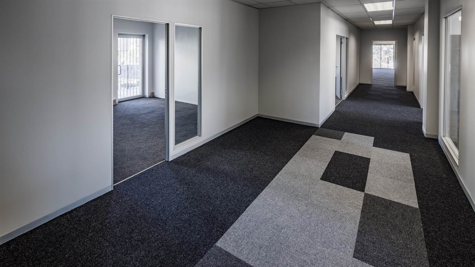 3000  m² Commercial space in Sunninghill photo number 3
