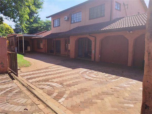 5 Bedroom House 5 Bedroom House