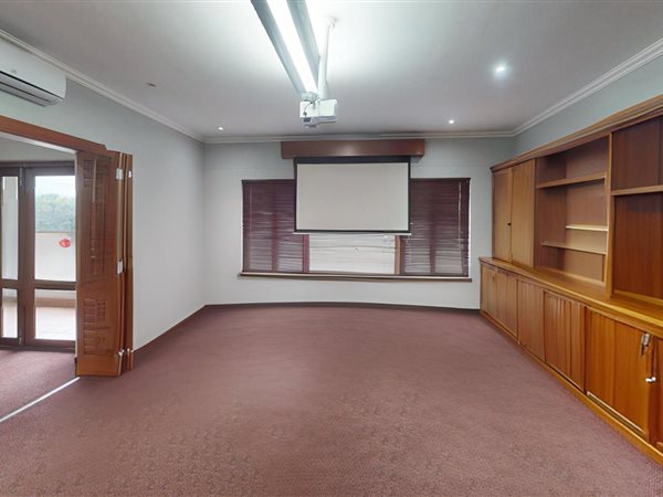38 m² Commercial space 38 m² Commercial space