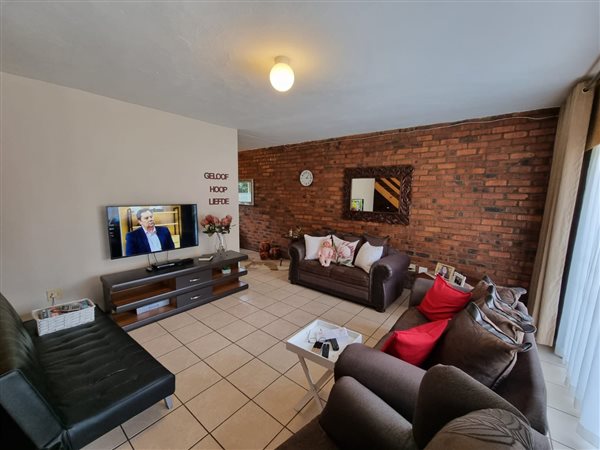 2 Bedroom Townhouse 2 Bedroom Townhouse
