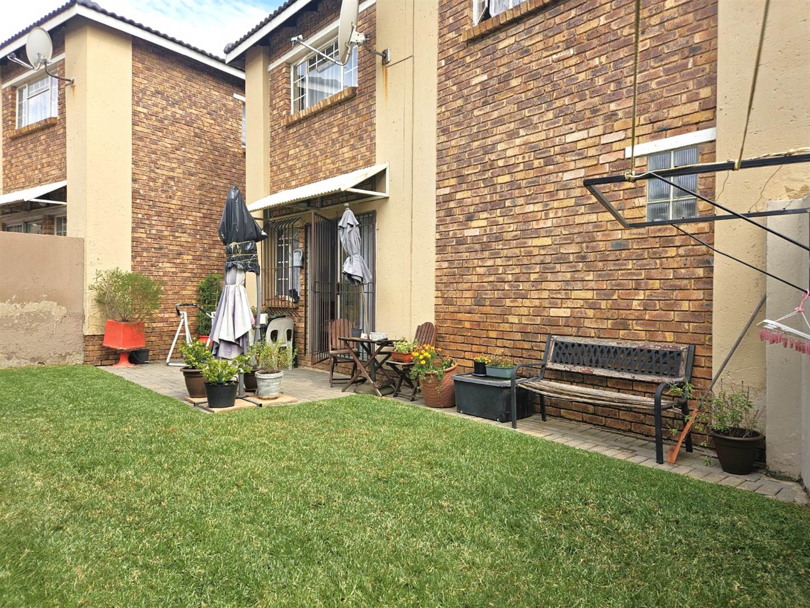 2 Bed Townhouse in Farrar Park photo number 1
