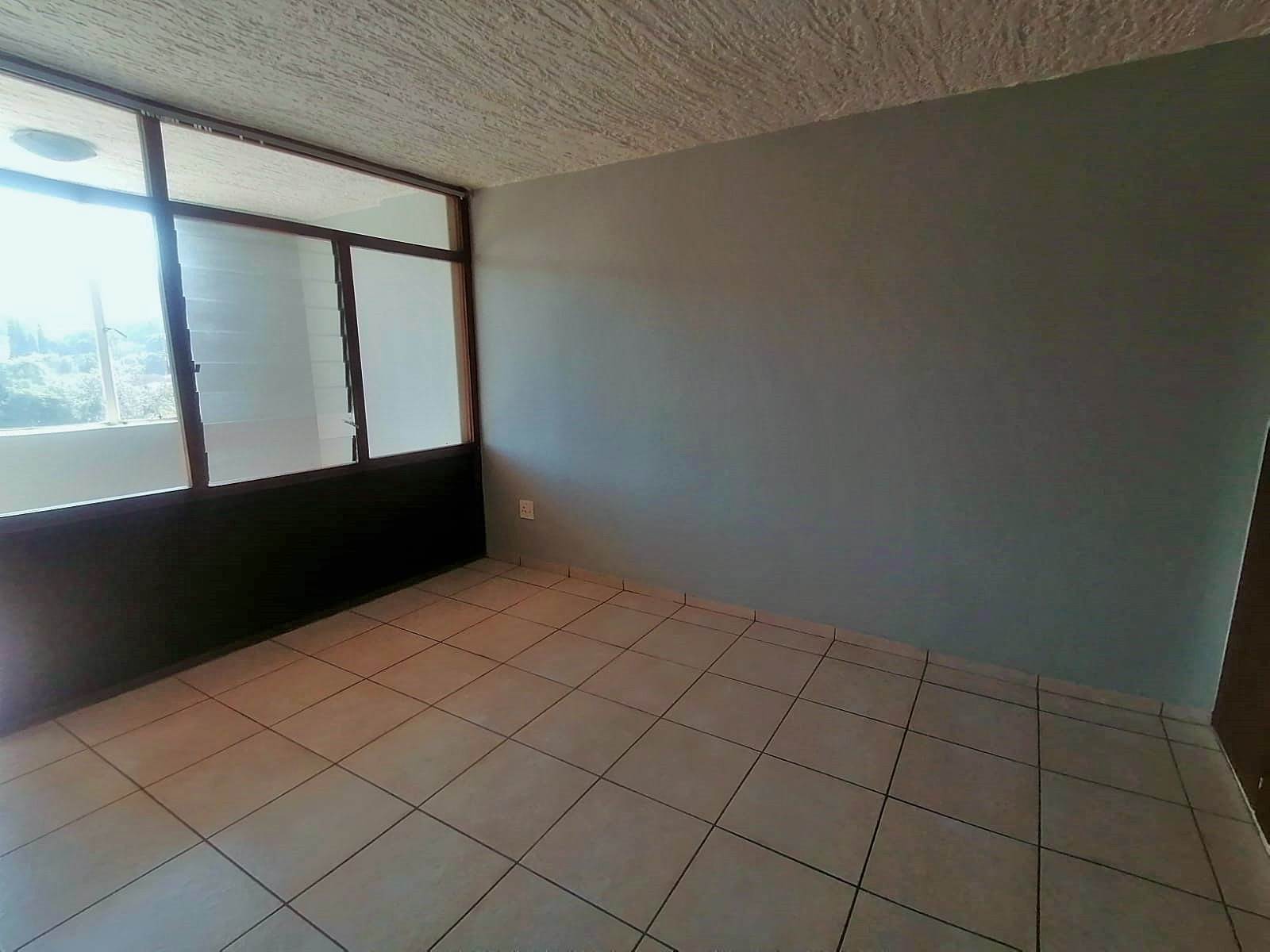 2.5 Bed Apartment in Rietfontein photo number 23