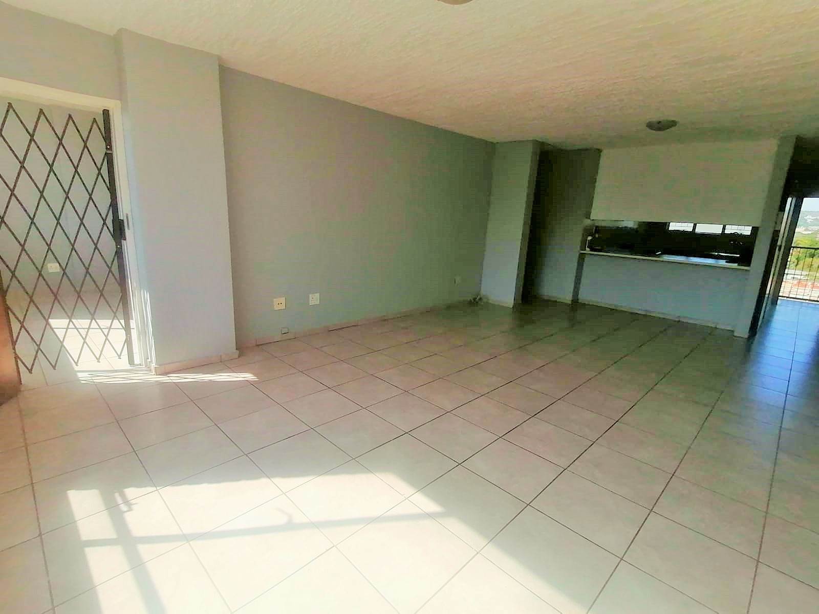 2.5 Bed Apartment in Rietfontein photo number 12