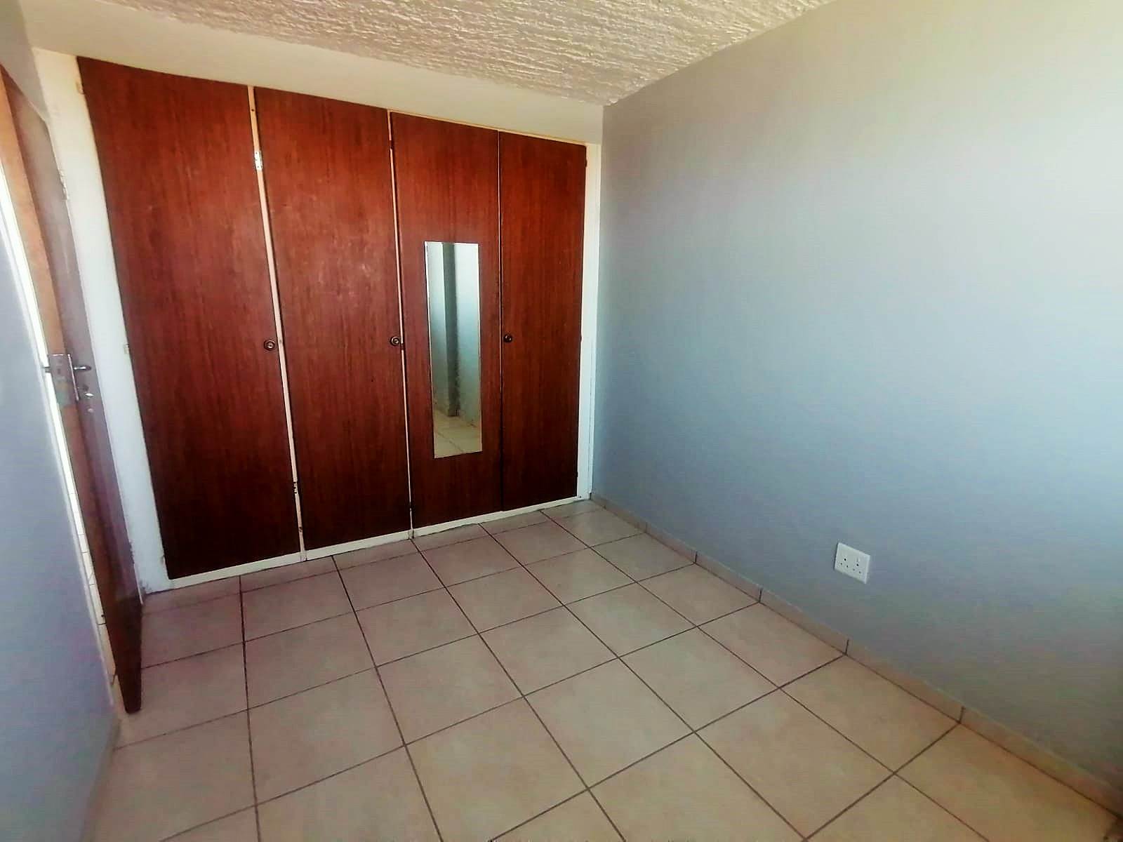 2.5 Bed Apartment in Rietfontein photo number 20