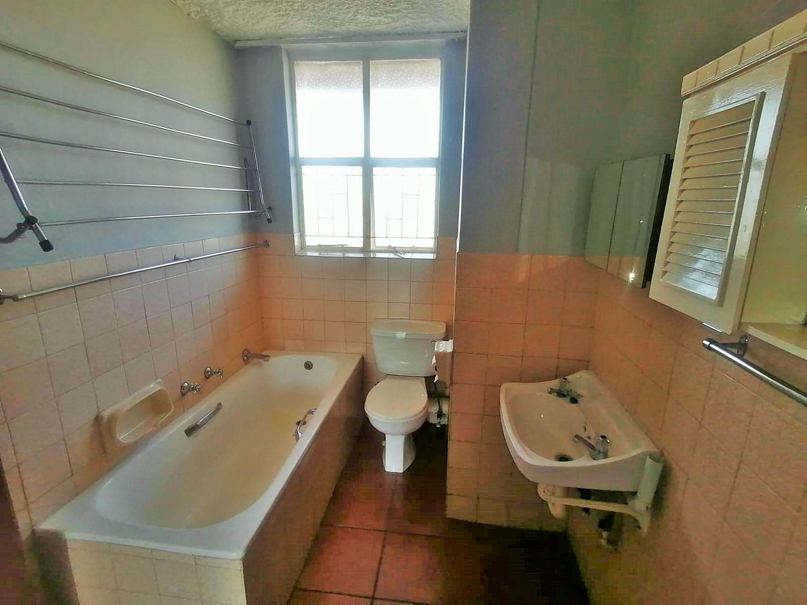 2.5 Bed Apartment in Rietfontein photo number 16