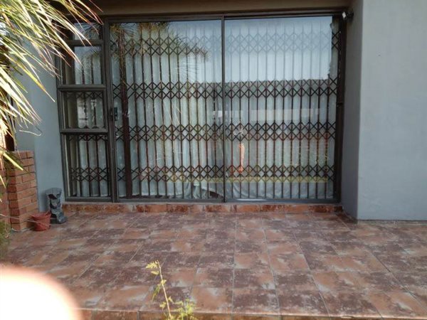 2 Bedroom House 2 Bedroom House