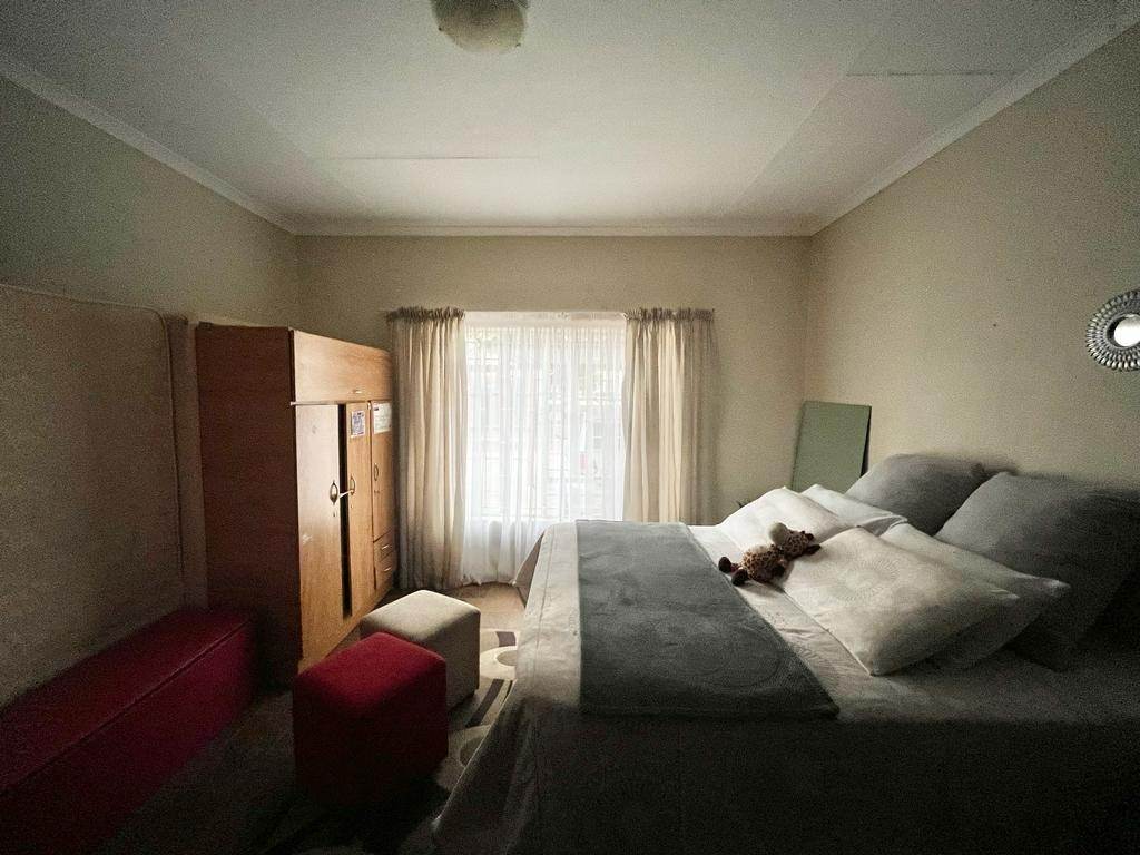 1 Bed Apartment in Lichtenburg photo number 8
